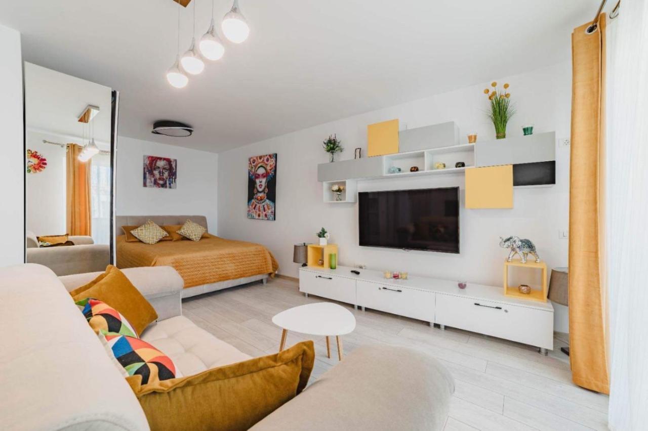 Masterpiece Studio- Free Parking, Wi-Fi, Netflix Brasov Luaran gambar