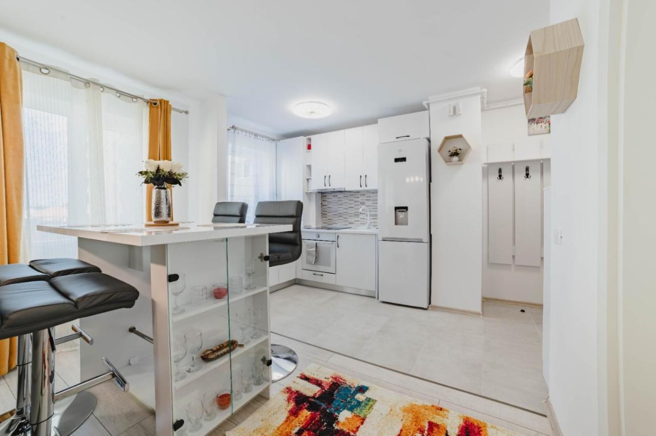 Masterpiece Studio- Free Parking, Wi-Fi, Netflix Brasov Luaran gambar