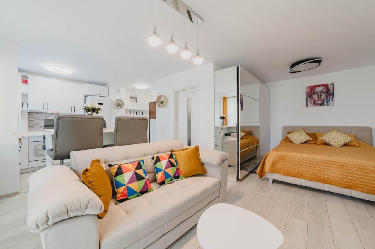 Masterpiece Studio- Free Parking, Wi-Fi, Netflix Brasov Luaran gambar