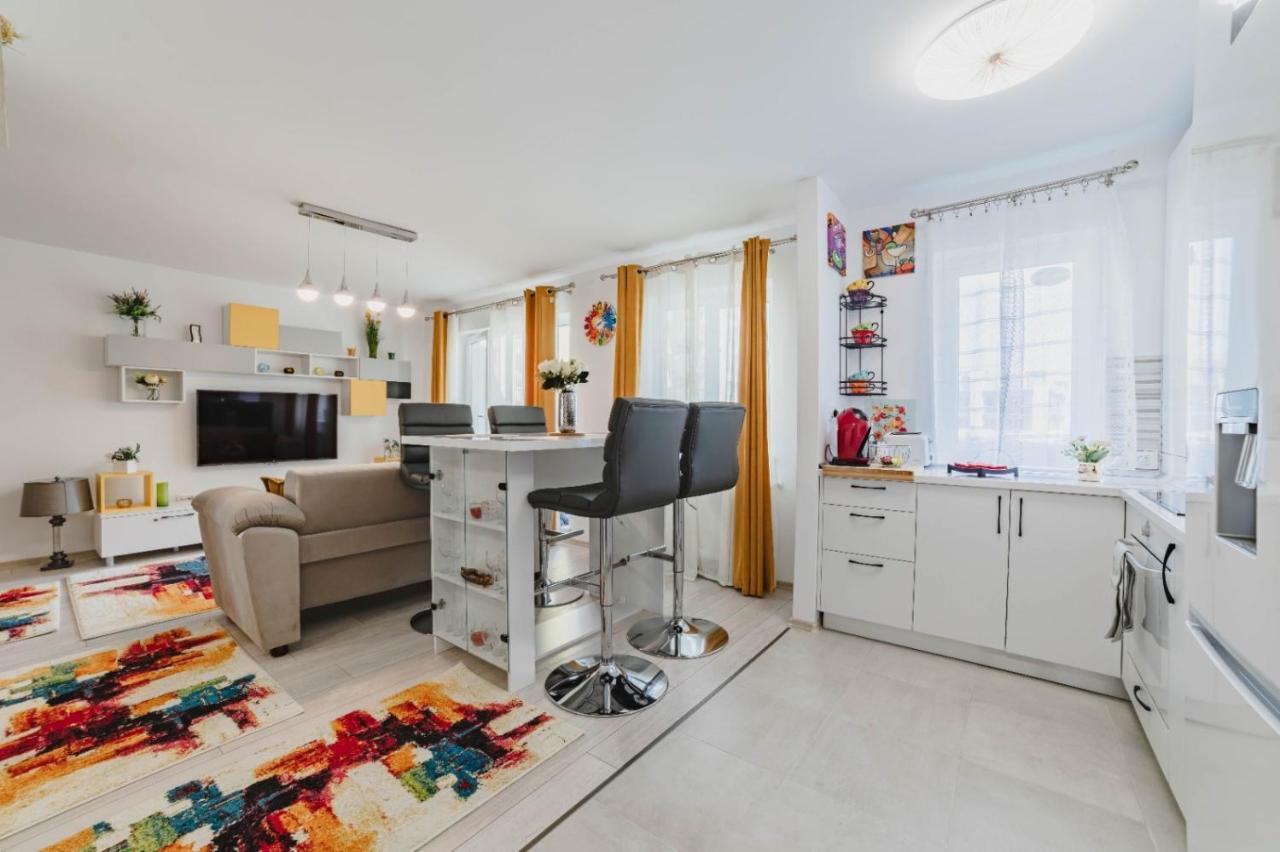 Masterpiece Studio- Free Parking, Wi-Fi, Netflix Brasov Luaran gambar
