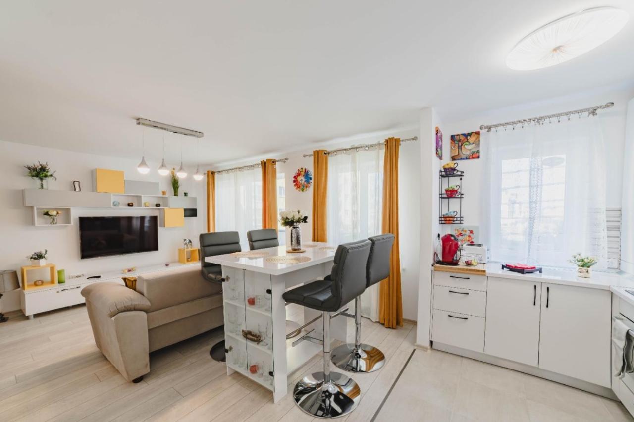 Masterpiece Studio- Free Parking, Wi-Fi, Netflix Brasov Luaran gambar