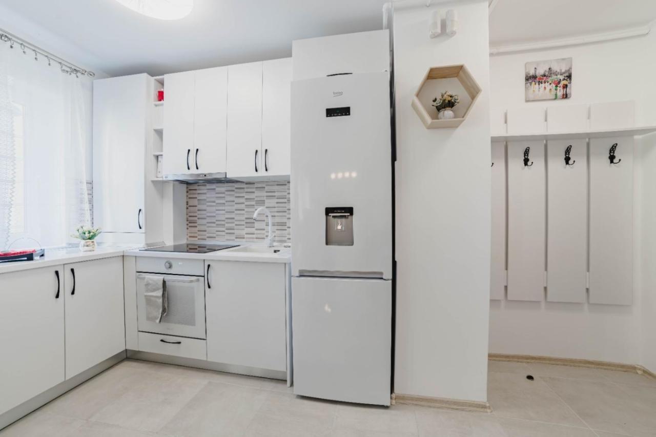 Masterpiece Studio- Free Parking, Wi-Fi, Netflix Brasov Luaran gambar