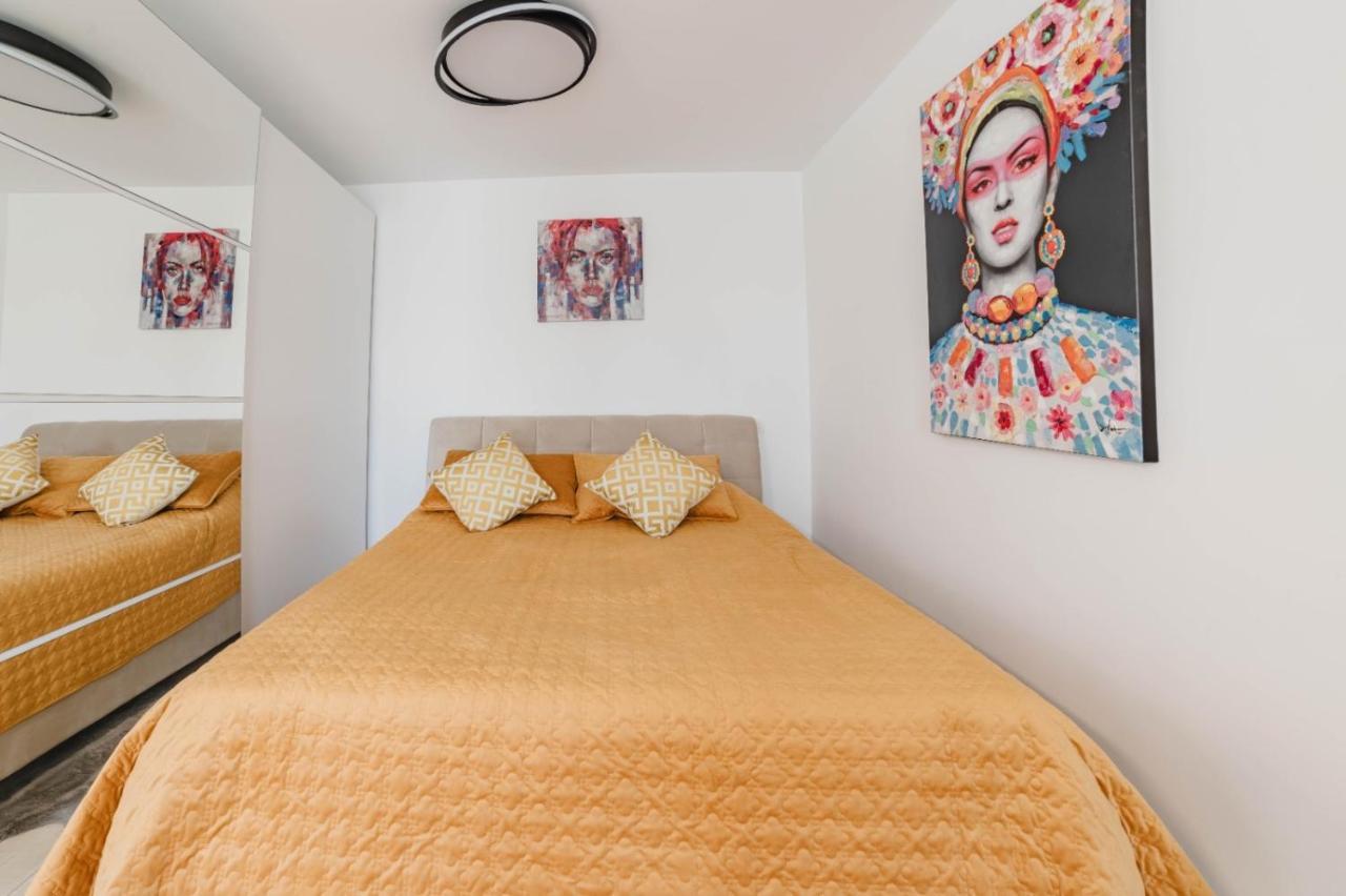Masterpiece Studio- Free Parking, Wi-Fi, Netflix Brasov Luaran gambar