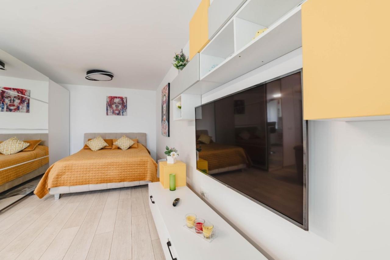 Masterpiece Studio- Free Parking, Wi-Fi, Netflix Brasov Luaran gambar