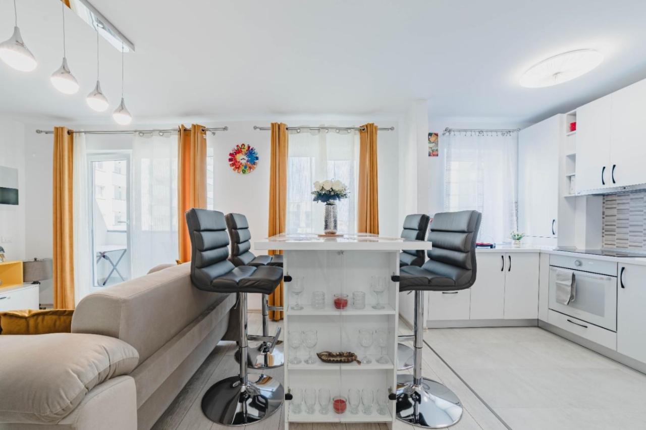Masterpiece Studio- Free Parking, Wi-Fi, Netflix Brasov Luaran gambar