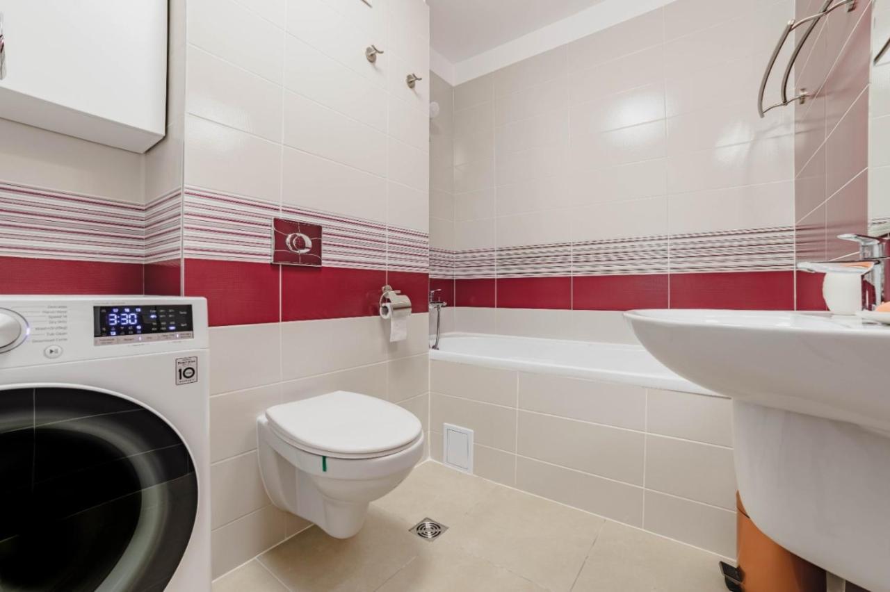 Masterpiece Studio- Free Parking, Wi-Fi, Netflix Brasov Luaran gambar